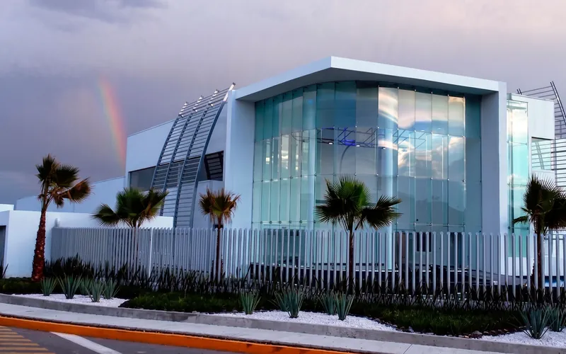 Facade of Alestra Green Data Center in Querétaro